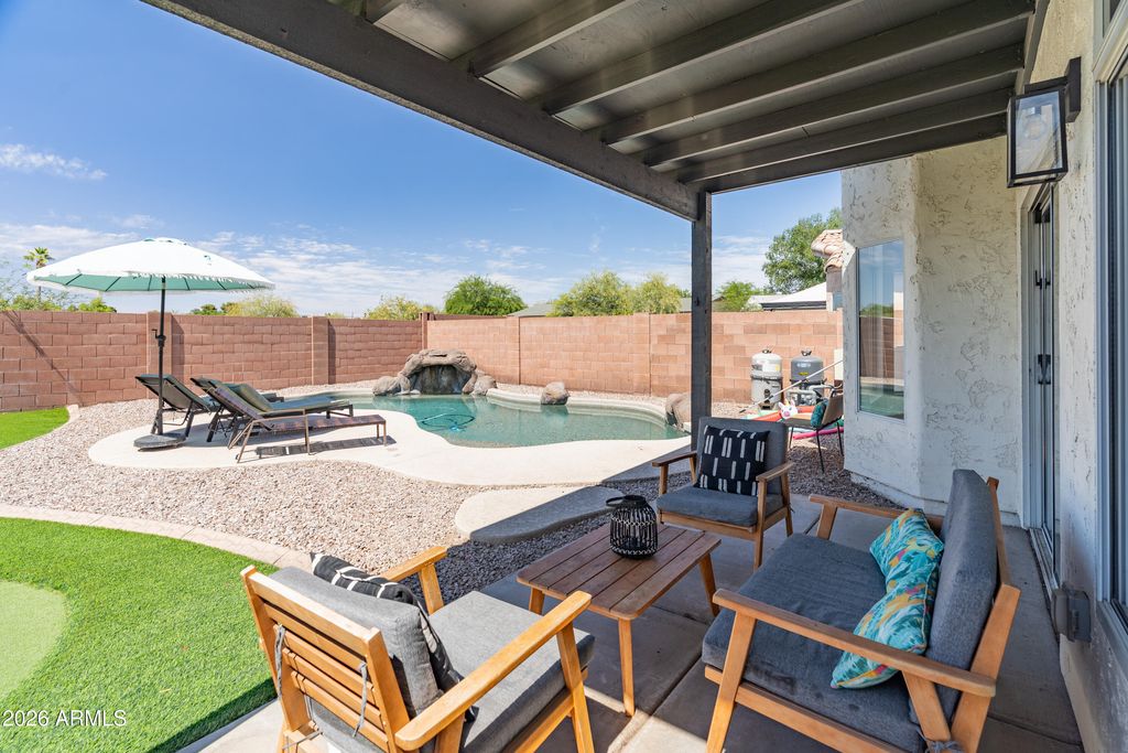 Image 41 of property listing at 2842 E ROCKWOOD Drive, Phoenix, AZ 85050