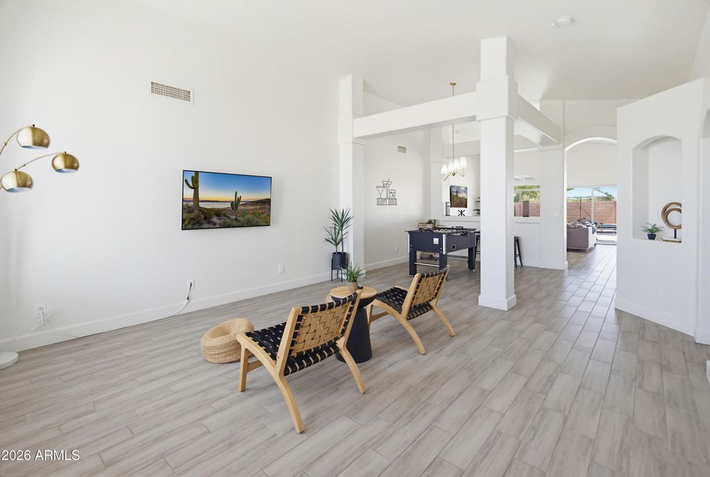 Image 7 of property listing at 2842 E ROCKWOOD Drive, Phoenix, AZ 85050
