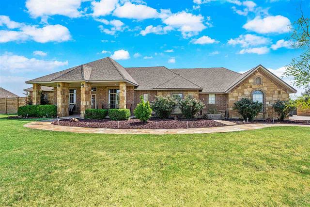 1548 SW Paint Rd, Cache, OK 73527