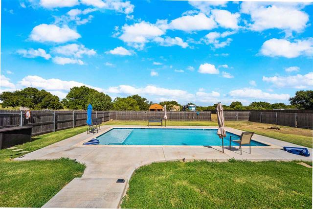 1548 SW Paint Rd, Cache, OK 73527