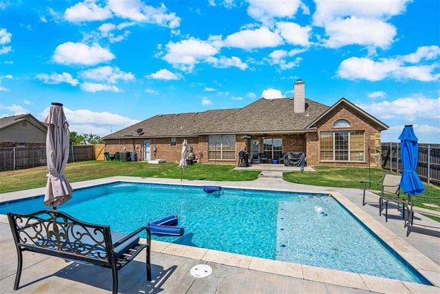 1548 SW Paint Rd, Cache, OK 73527