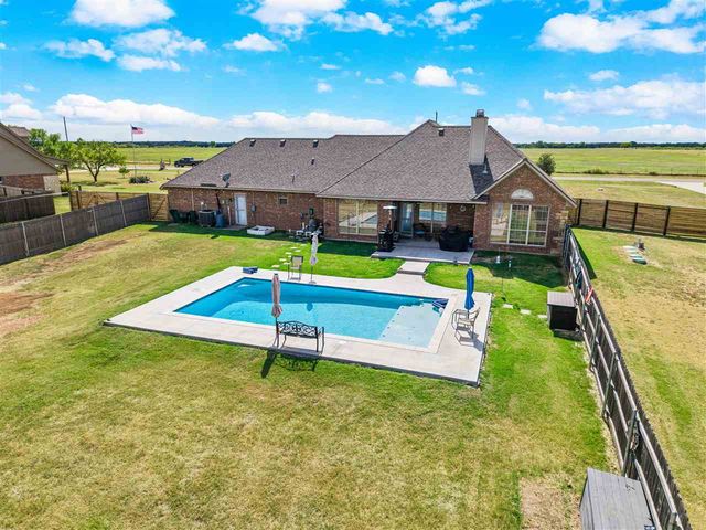 1548 SW Paint Rd, Cache, OK 73527