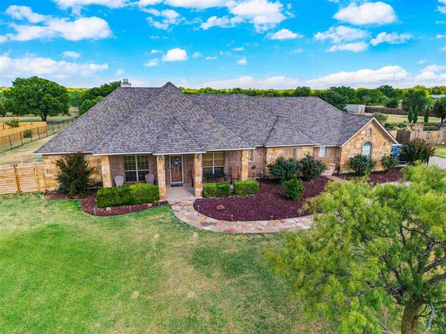 1548 SW Paint Rd, Cache, OK 73527