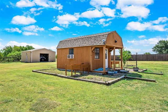1548 SW Paint Rd, Cache, OK 73527
