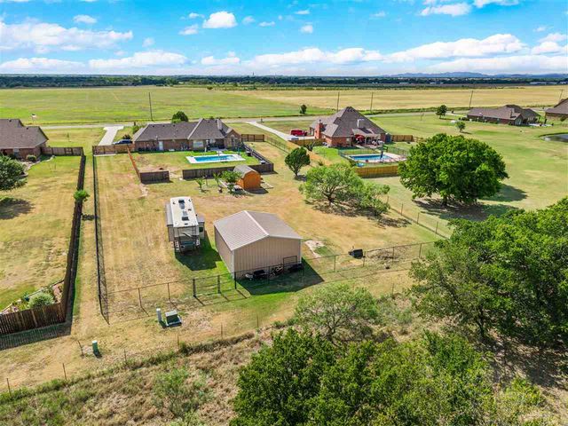 1548 SW Paint Rd, Cache, OK 73527