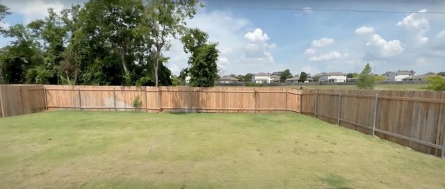 109 Fairmeadow Downs DR, Hutto, TX 78634