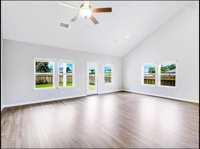 109 Fairmeadow Downs DR, Hutto, TX 78634