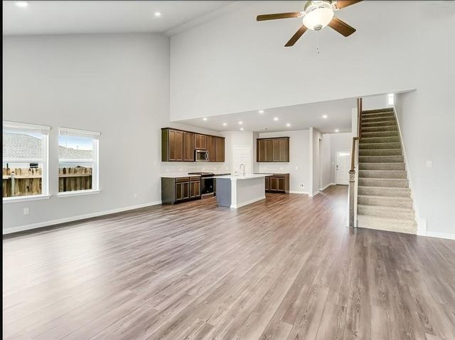 109 Fairmeadow Downs DR, Hutto, TX 78634