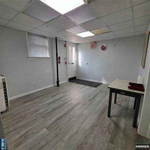 100 Huguenot Avenue 17A, Englewood, NJ 07631