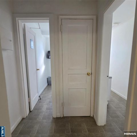 100 Huguenot Avenue 17A, Englewood, NJ 07631