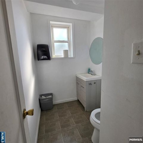 100 Huguenot Avenue 17A, Englewood, NJ 07631
