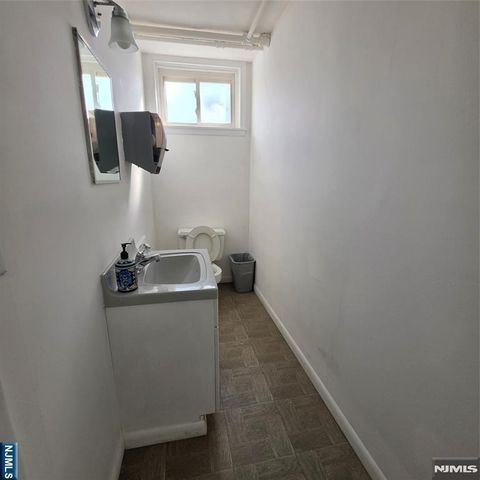100 Huguenot Avenue 17A, Englewood, NJ 07631