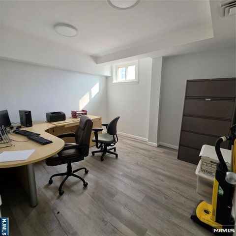 100 Huguenot Avenue 17A, Englewood, NJ 07631