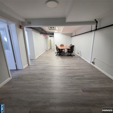 100 Huguenot Avenue 17A, Englewood, NJ 07631