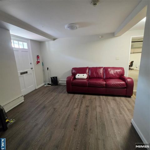 100 Huguenot Avenue 17A, Englewood, NJ 07631