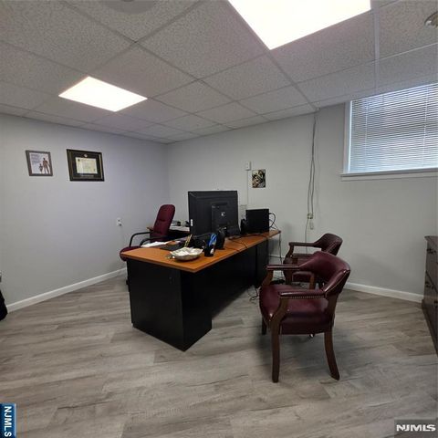 100 Huguenot Avenue 17A, Englewood, NJ 07631