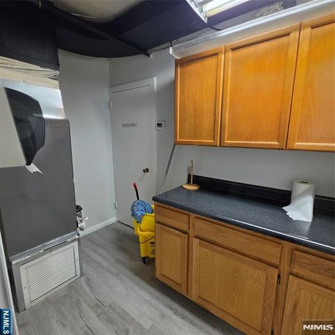 100 Huguenot Avenue 17A, Englewood, NJ 07631