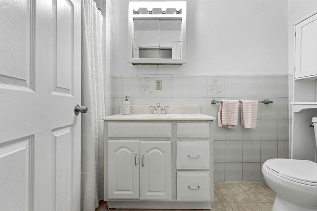 861 E Broadway, Boston, MA 02127