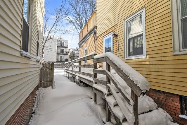 861 E Broadway, Boston, MA 02127