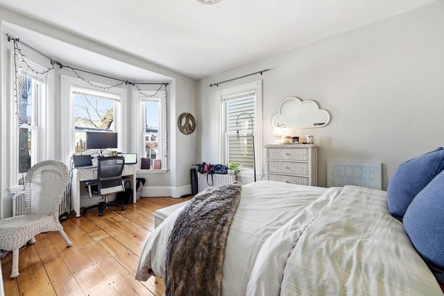 861 E Broadway, Boston, MA 02127