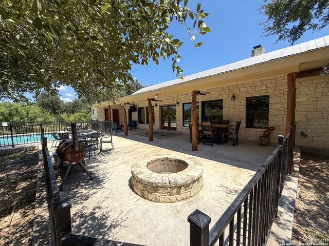 84 mountain laurel, Concan, TX 78838