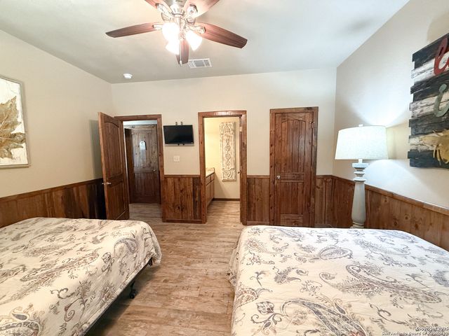 84 mountain laurel, Concan, TX 78838