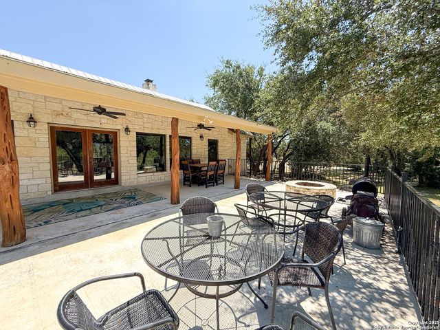 84 mountain laurel, Concan, TX 78838