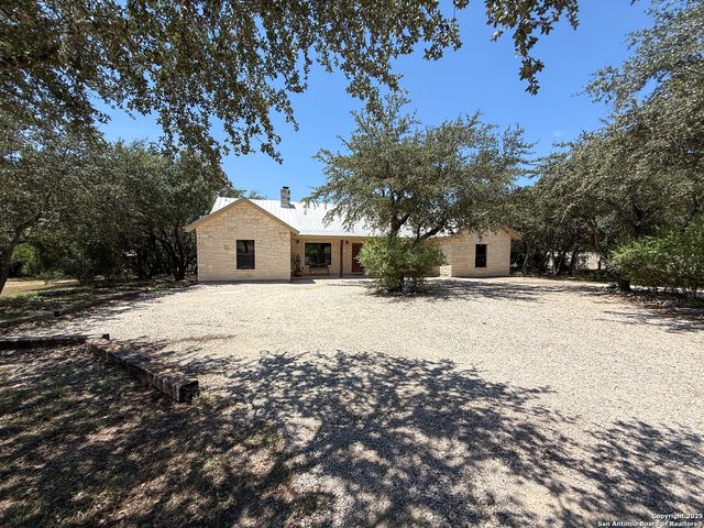 84 mountain laurel, Concan, TX 78838