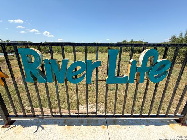 84 mountain laurel, Concan, TX 78838