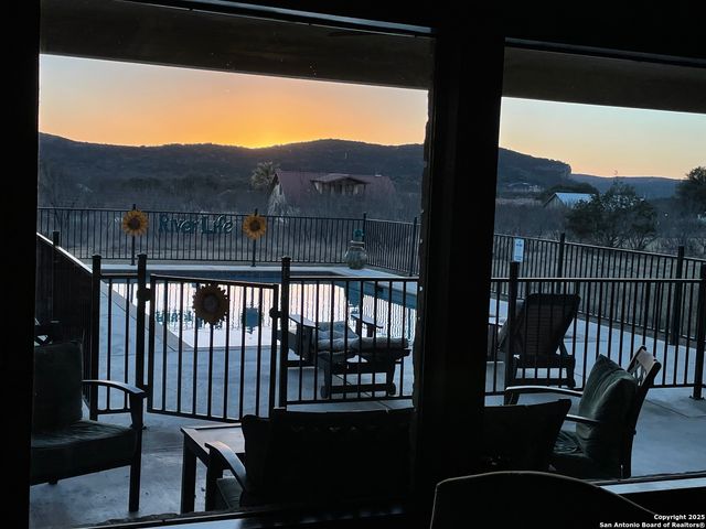 84 mountain laurel, Concan, TX 78838