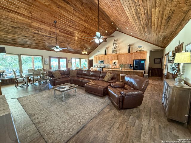 84 mountain laurel, Concan, TX 78838