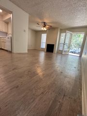 5101 Nicholson Dr #A15, Baton Rouge, LA 70820