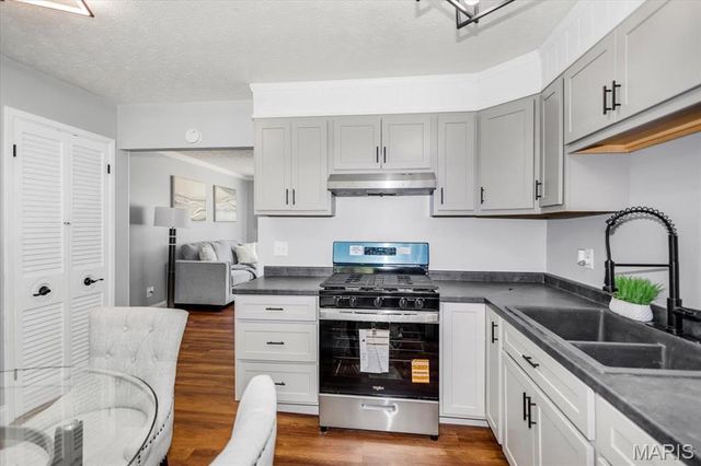9811 Mill Pass Lane, St Louis, MO 63134