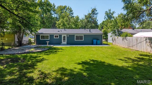 9811 Mill Pass Lane, St Louis, MO 63134