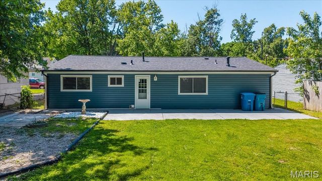 9811 Mill Pass Lane, St Louis, MO 63134