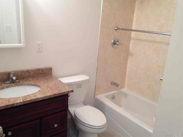 3-30 Soundview Lane, College Point, NY 11356