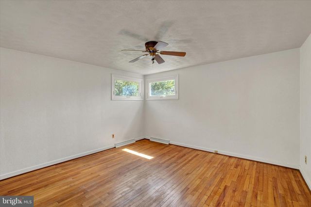 130 KNOLL LANE, York, PA 17406