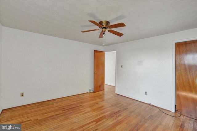 130 KNOLL LANE, York, PA 17406
