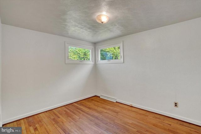 130 KNOLL LANE, York, PA 17406