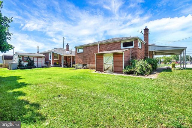 130 KNOLL LANE, York, PA 17406