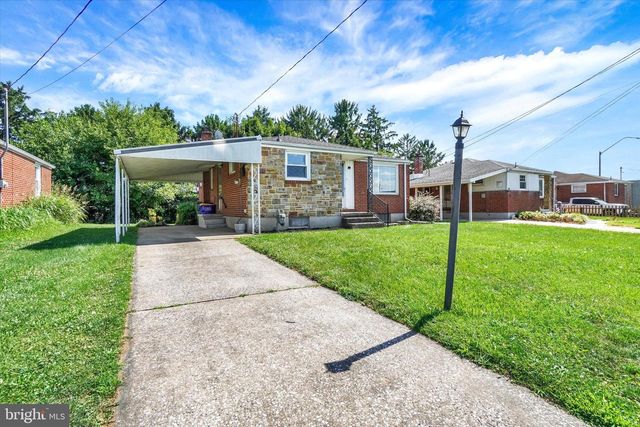 130 KNOLL LANE, York, PA 17406