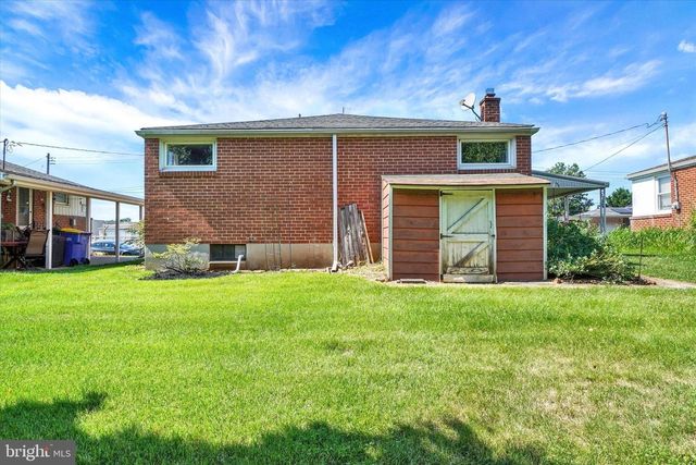 130 KNOLL LANE, York, PA 17406