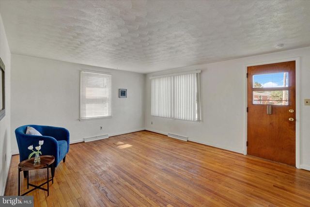 130 KNOLL LANE, York, PA 17406