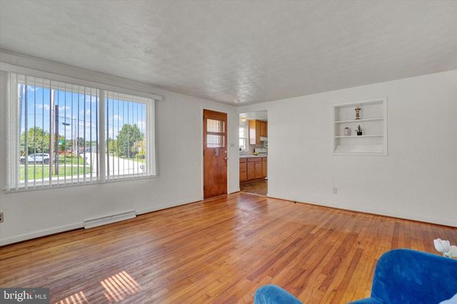 130 KNOLL LANE, York, PA 17406