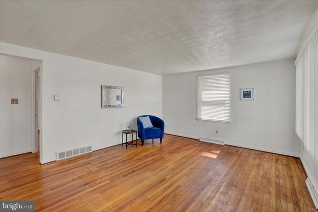 130 KNOLL LANE, York, PA 17406