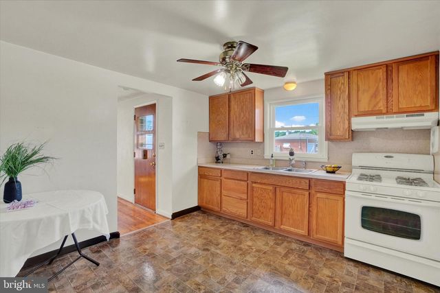 130 KNOLL LANE, York, PA 17406