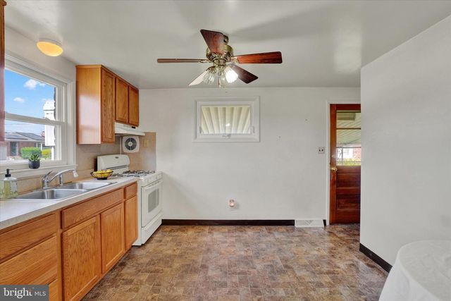 130 KNOLL LANE, York, PA 17406