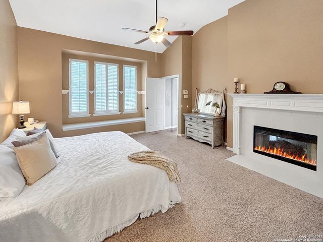 78 E Stockbridge Landing Circle, The Woodlands, TX 77382