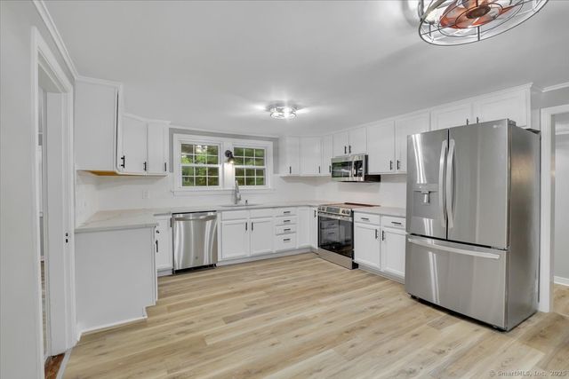25 Bolleswood Lane, Avon, CT 06001