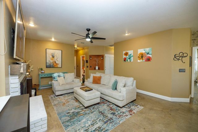 227 Van Dyken Way, Ripon, CA 95366